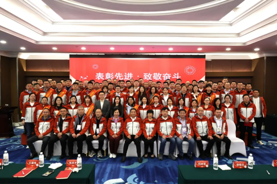 榮耀加冕 奮楫遠航 丨北農大2025年度“二次創(chuàng)業(yè)優(yōu)秀奮斗者”表彰大會圓滿舉行